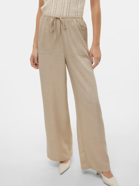 VERO MODA High Waist Loose Fit Trousers in Beige