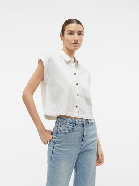 Vero Moda Sleeveless Cropped Linen Blend Shirt in Cream