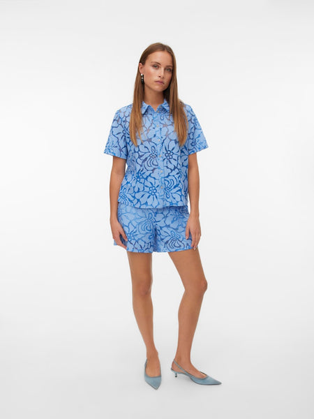 VERO MODA Floral Lace Shorts in Blue