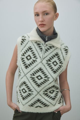 VILA Patterned Jacquard Knit 1/4 Zip Vest in Cream