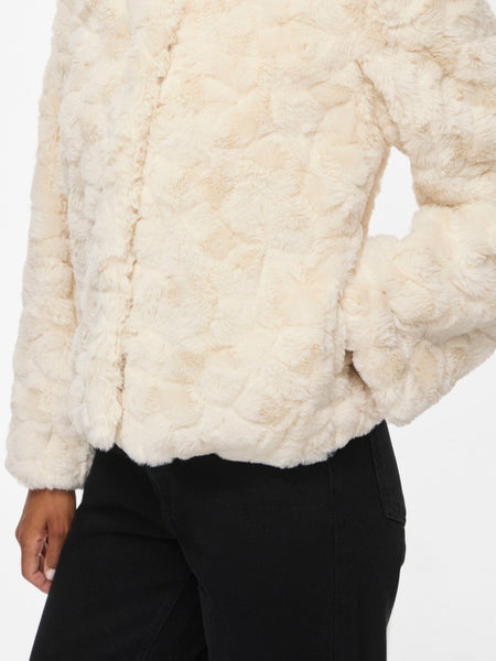 VILA Short Faux Fur Jacket in Cream