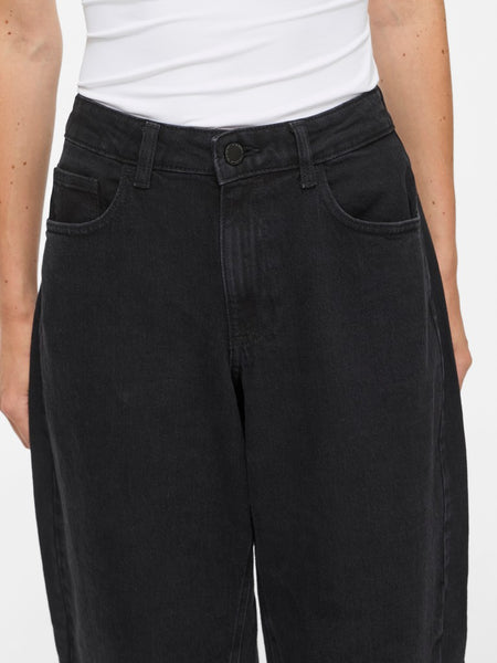 VILA Barrel Jeans in Black
