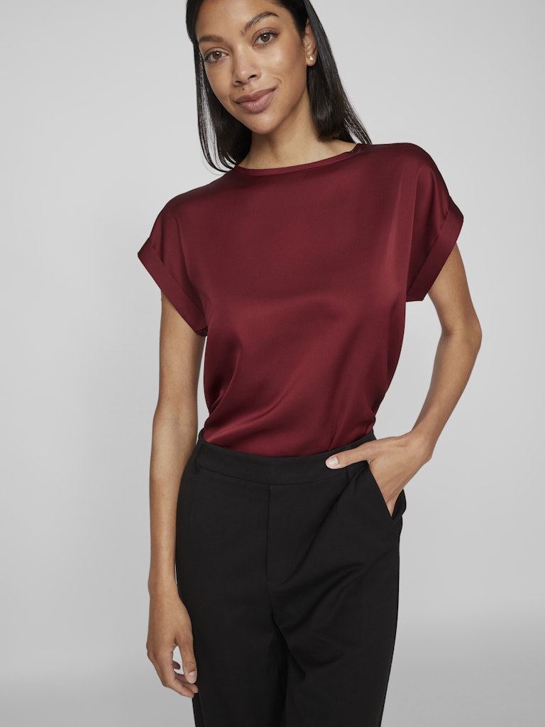 VILA Short Sleeve Satin Look Top in Maroon
