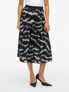 VILA Patterned Pleated Midi Skirt in Black